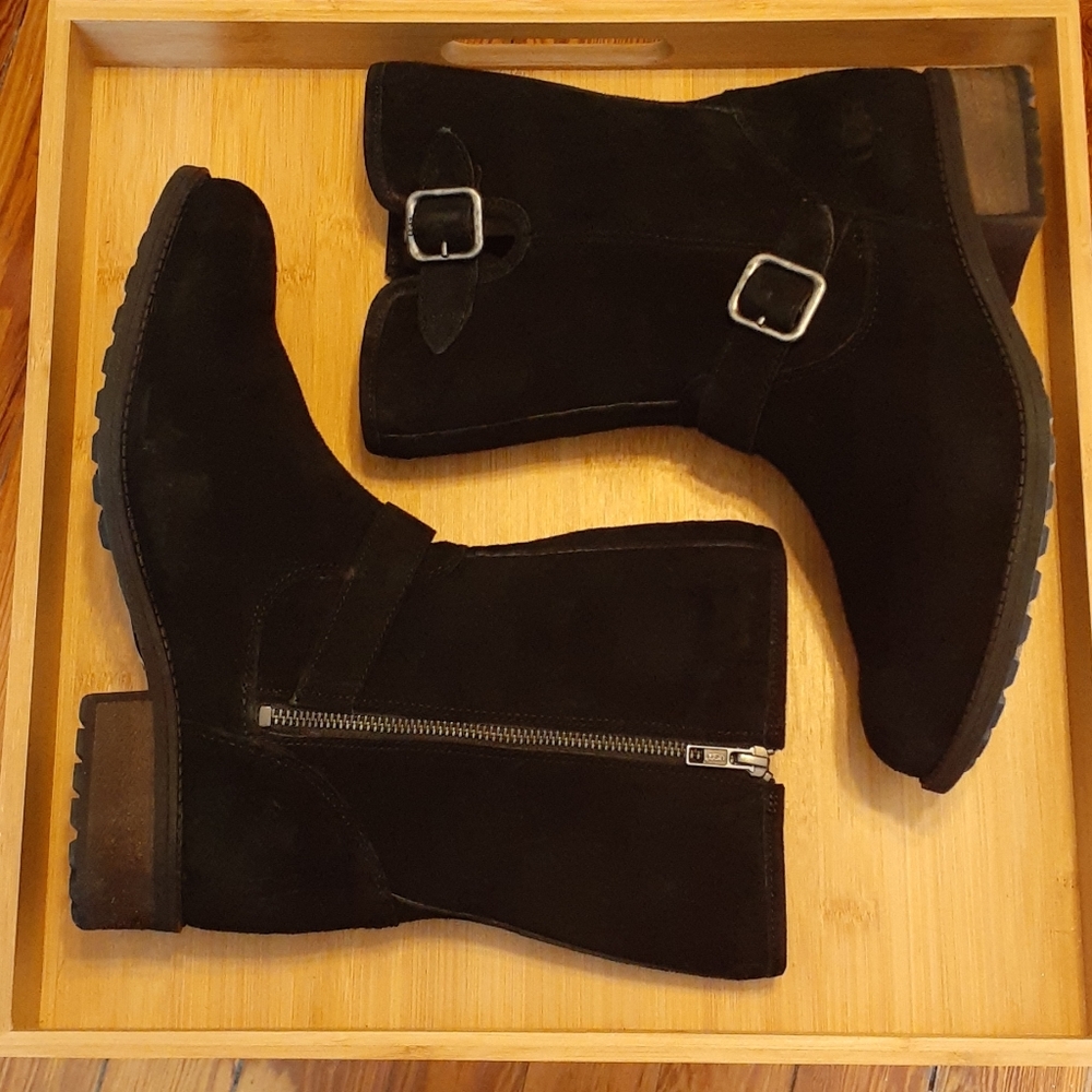UGG Chaney boots
